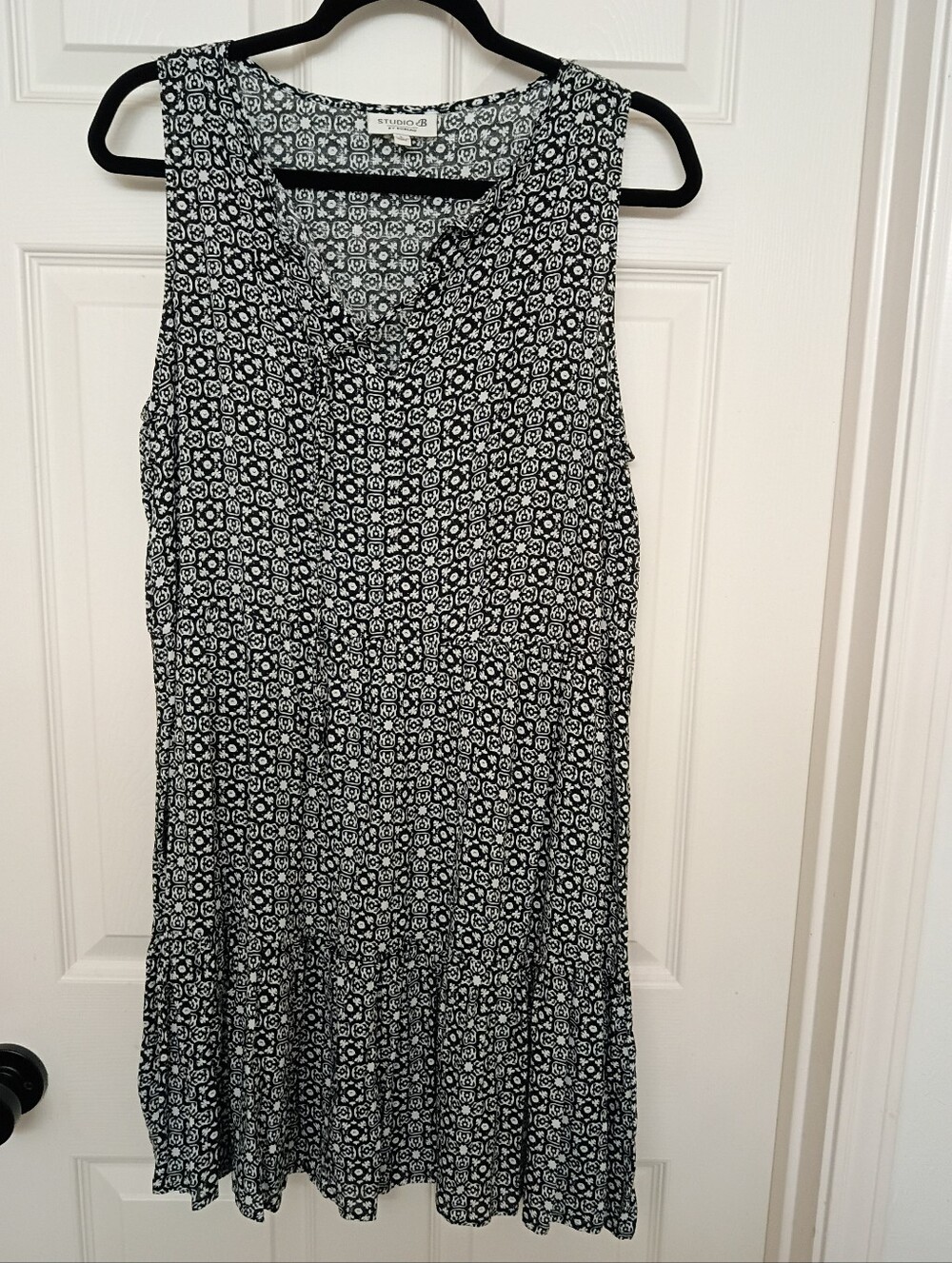 Studio Black & White Sleeveless Midi Dress with Geometric Print